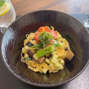 【汁なし】白湯味噌の夏野菜まぜそば