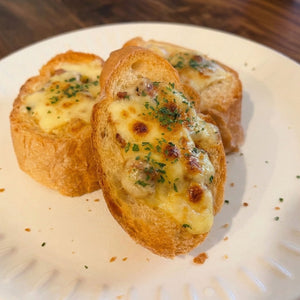 ザク飯ガーリックチーズトースト